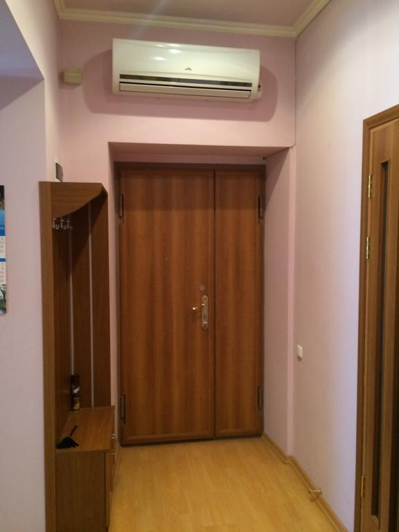 Apartment On Hanrapetutyan Street Ereván Exterior foto